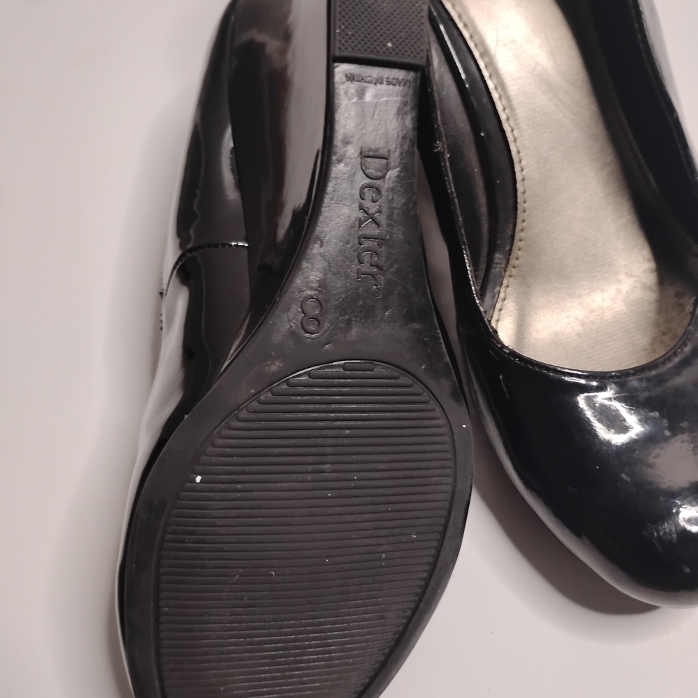 Dexter Women's Glossy Black Heels - Picture 4 of 6